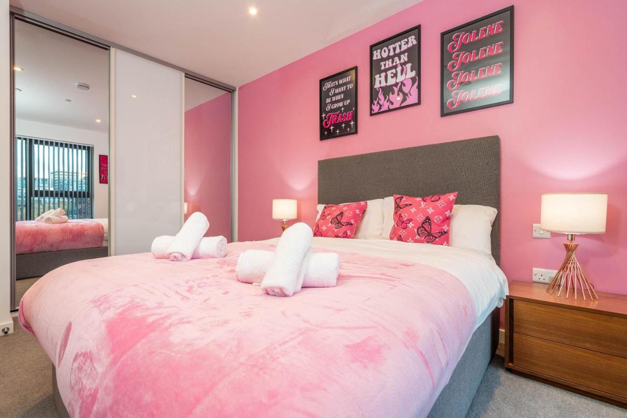 Maevela Apartments ☆ Pink Luxury Apartment With Balcony - Birmingham City Centre - 5 Min Walk From Bullring, Cube, Mailbox, New Street Station - Free Netflix & Wifi Extérieur photo
