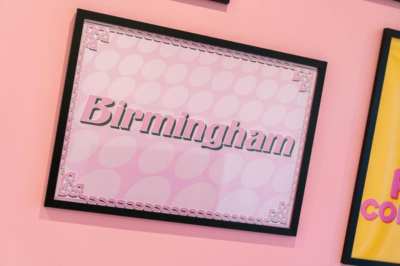 Maevela Apartments ☆ Pink Luxury Apartment With Balcony - Birmingham City Centre - 5 Min Walk From Bullring, Cube, Mailbox, New Street Station - Free Netflix & Wifi Extérieur photo