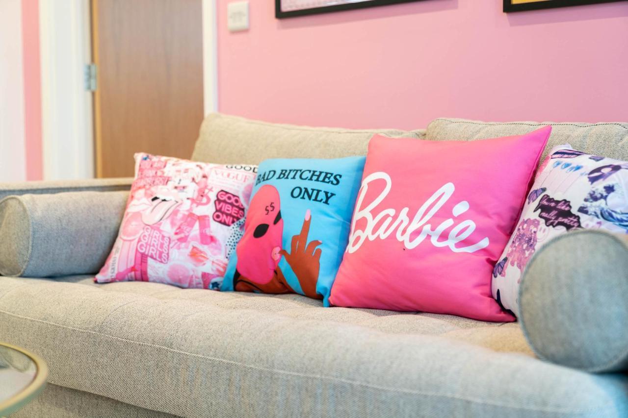 Maevela Apartments ☆ Pink Luxury Apartment With Balcony - Birmingham City Centre - 5 Min Walk From Bullring, Cube, Mailbox, New Street Station - Free Netflix & Wifi Extérieur photo